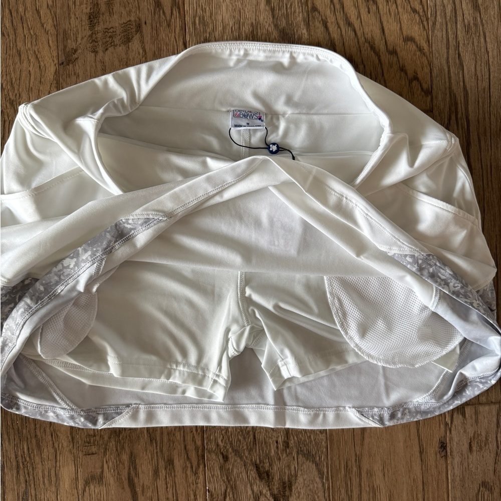Women's White Golf Skirt - Birdie and Bows - NWT - Size Medium - Athletic Skort - Picture 6 of 6